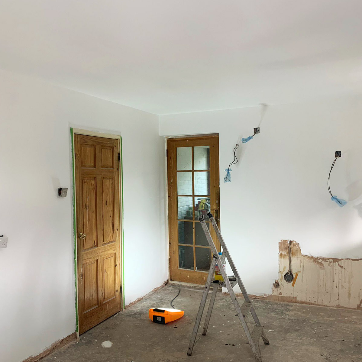 Rendering & plastering. Building contractors, Bristol - TJ Building (Bristol) Ltd.
